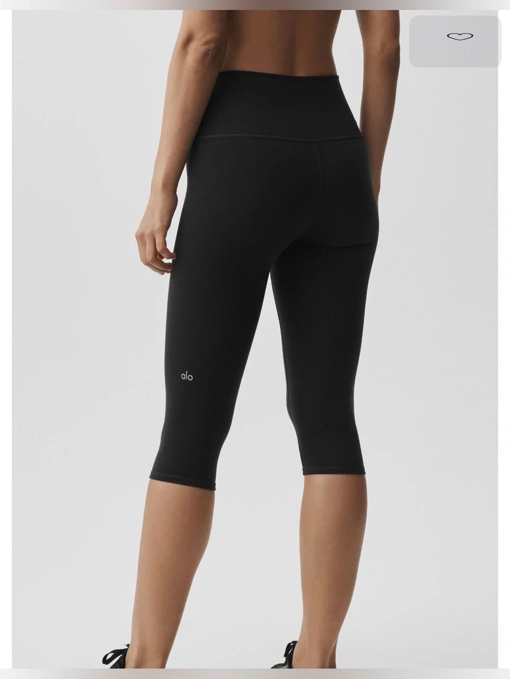 Alo Yoga 16’ High waisted Airbrush Capri. Black. Size M. New with tags